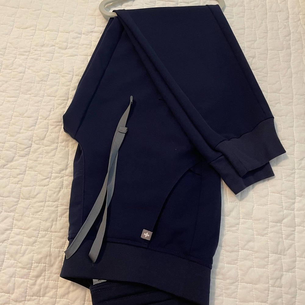 FIGS 
XXS Petite Navy Zamora jogger scrub pants